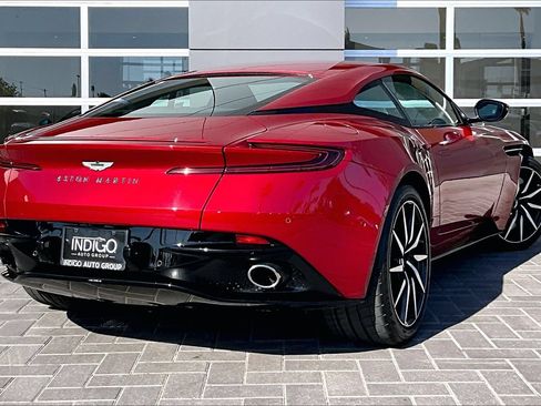 Used 2023 Aston Martin DB11 Coupe RWD image 11