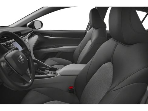 Used 2018 Toyota Camry LE FWD image 6