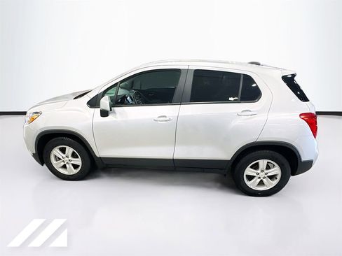 Used 2020 Chevrolet Trax LS w/ Tint and Cruise Package FWD image 8