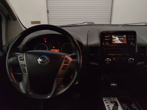 Used 2014 Nissan Titan SV RWD image 22
