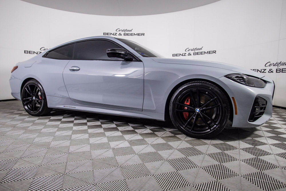 Used 2022 BMW 430i Coupe w/ M Sport Package RWD image 2