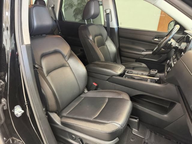 Used 2023 Nissan Pathfinder SL w/ SL Premium Package AWD/4WD image 22