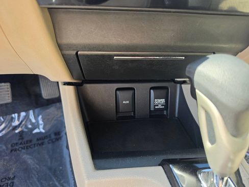Used 2013 Honda Civic LX image 36