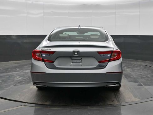 Used 2019 Honda Accord Touring image 6