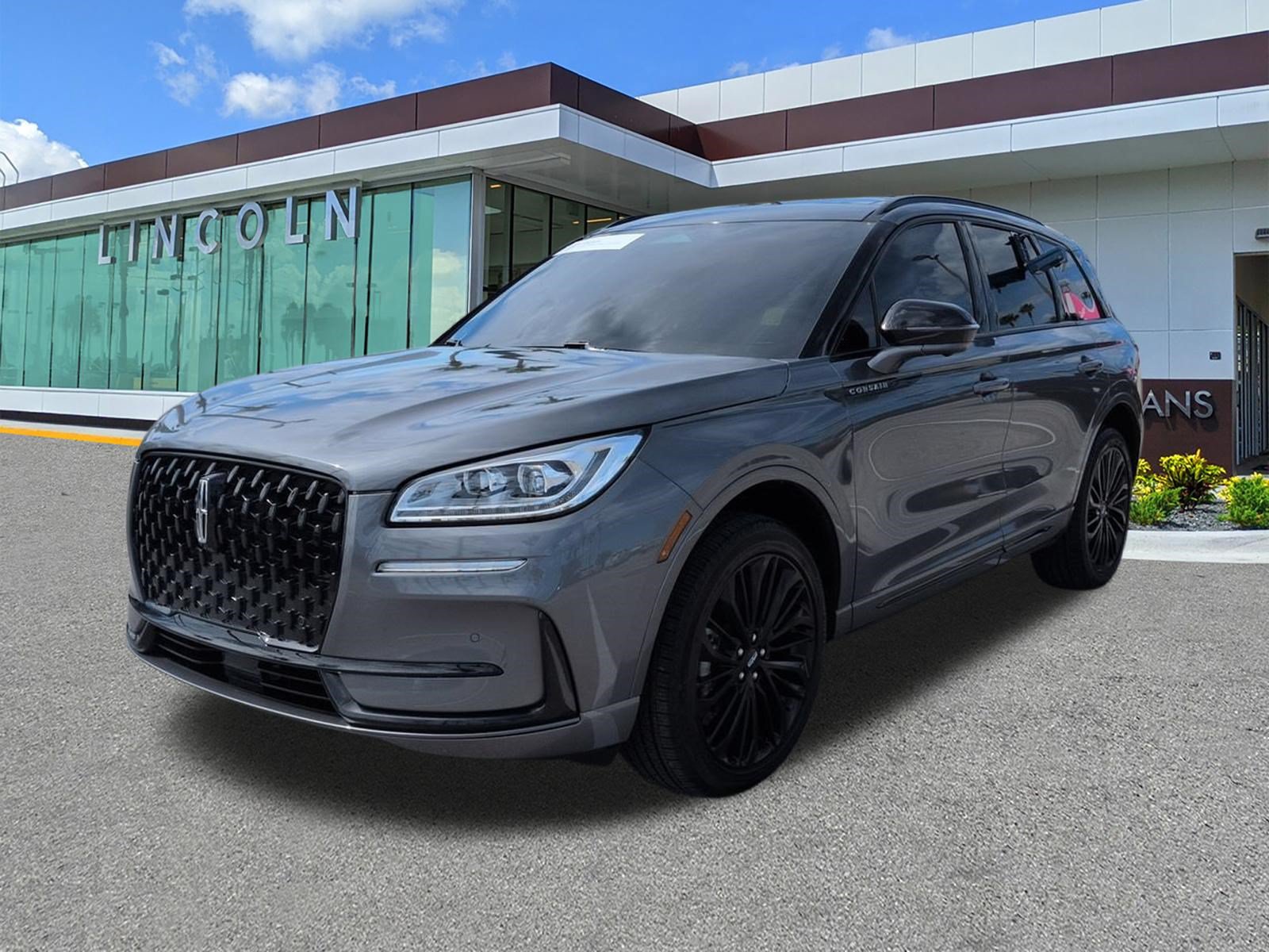Certified 2026 Lincoln Corsair Reserve w/ Jet Appearance Package FWD image 9
