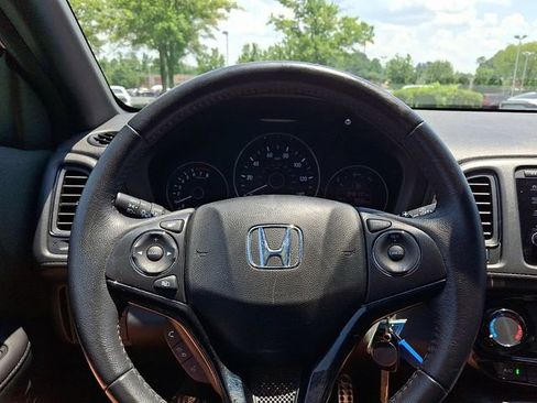 Used 2020 Honda HR-V Sport image 21