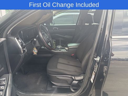 Used 2022 Kia Sorento LX FWD image 2
