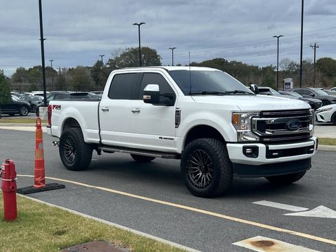 Used 2022 Ford F250 XLT w/ XLT Premium Package image 3