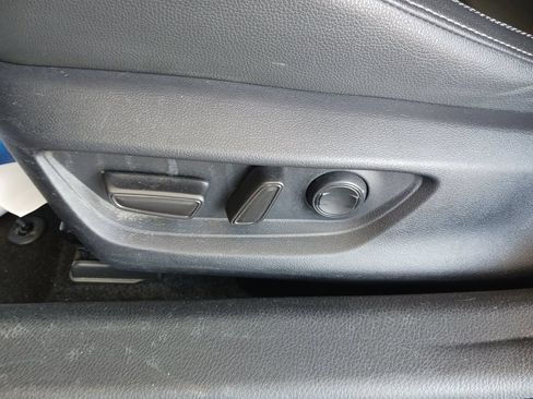 Used 2025 Toyota Camry SE FWD image 31
