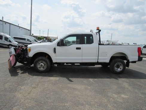 Used 2017 Ford F250 XL AWD/4WD image 6