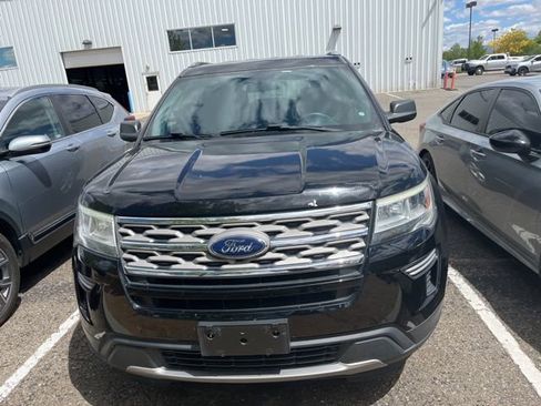 Used 2018 Ford Explorer XLT image 7