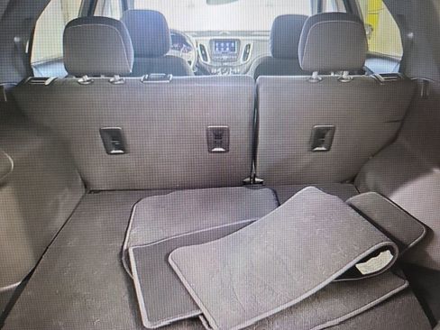Used 2023 Chevrolet Equinox LT image 17