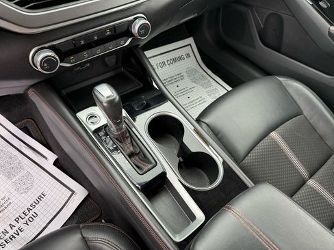 Used 2024 Nissan Altima 2.5 SR image 9