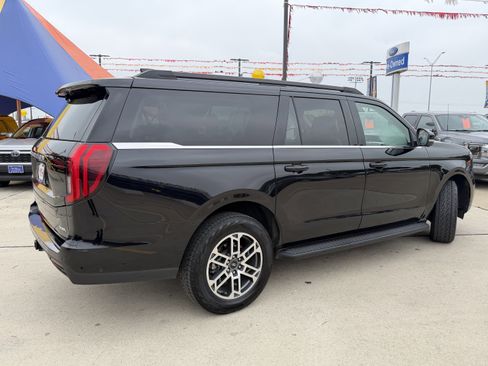 Used 2025 Ford Expedition Max Active AWD/4WD image 5