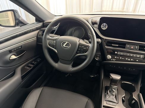 Used 2025 Lexus ES 350 w/ Premium Package FWD image 17