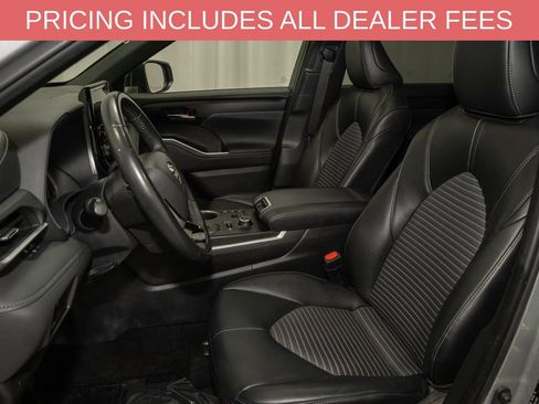 Used 2024 Toyota Highlander XSE AWD/4WD image 13