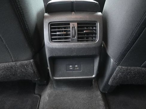 Used 2023 Nissan Rogue SV AWD/4WD image 19