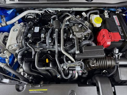 Used 2025 Nissan Sentra SR w/ SR Premium Package image 39