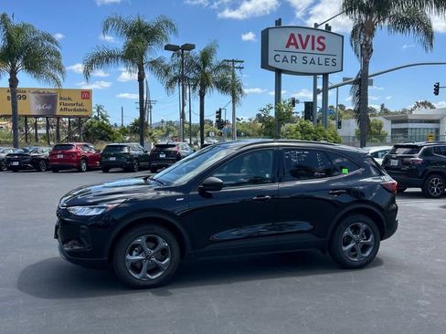Used 2025 Ford Escape ST-Line image 3