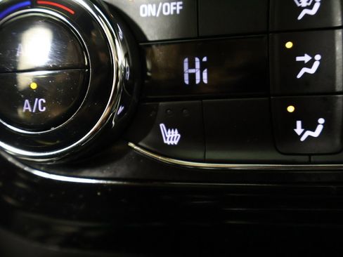 Used 2024 Chevrolet Trax RS image 47