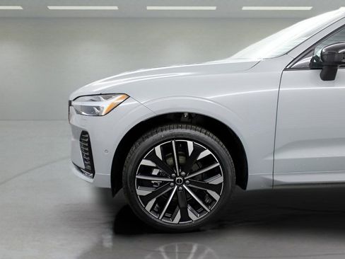 New 2026 Volvo XC60 B5 Ultra w/ Protection Package Premier image 32