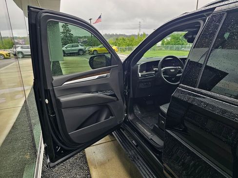 New 2026 Cadillac Escalade Platinum Sport AWD/4WD image 21