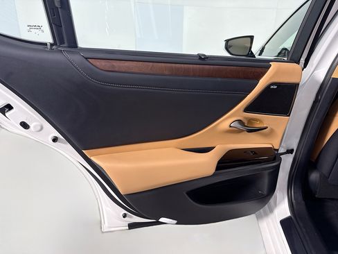 Used 2024 Lexus ES 300h Ultra Luxury image 26