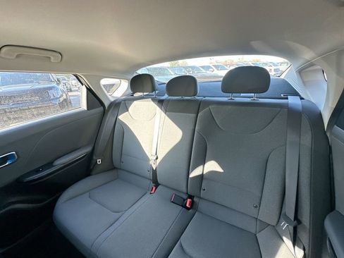 New 2025 Kia K4 LXS image 50