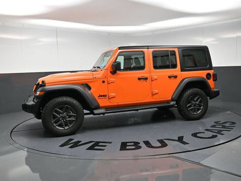 Used 2025 Jeep Wrangler Unlimited Sport AWD/4WD image 6