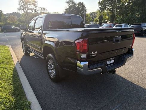 Used 2018 Toyota Tacoma SR5 AWD/4WD image 6