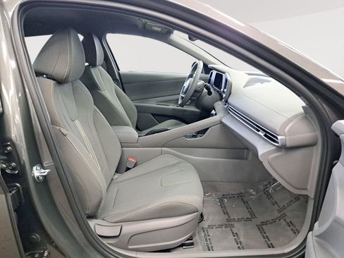 New 2025 Hyundai Elantra Sport image 18