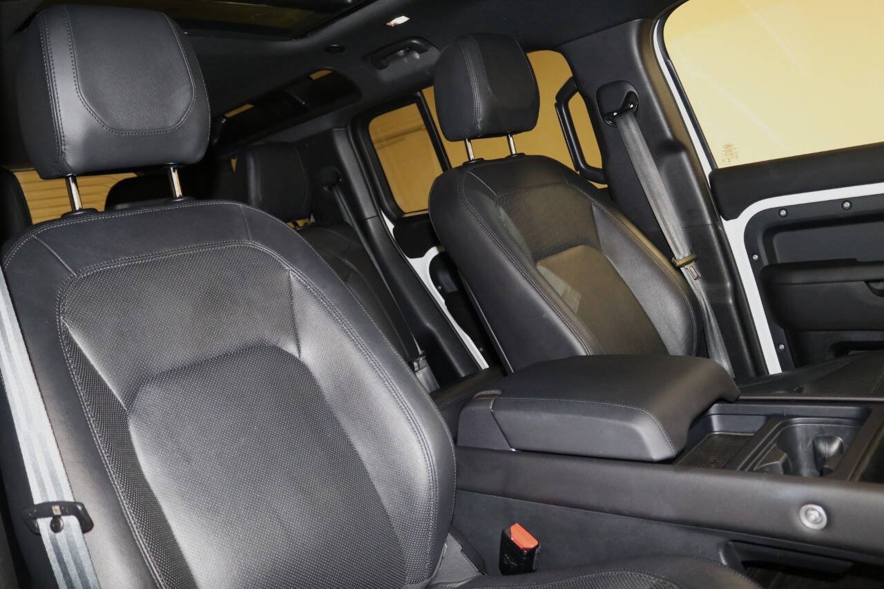 Used 2024 Land Rover Defender 110 S AWD/4WD image 90