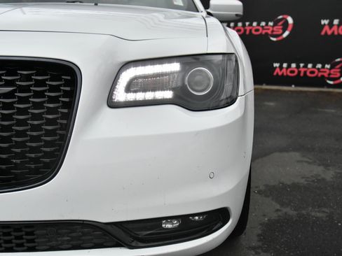 Used 2023 Chrysler 300 S image 11
