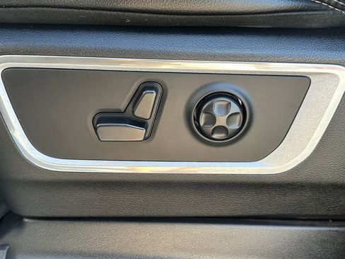 Used 2019 RAM 1500 Laramie AWD/4WD image 21