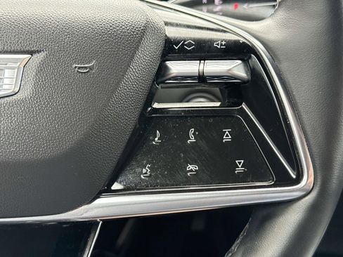 Used 2025 Cadillac Lyriq Luxury w/ LPO, Floor Liner Package AWD/4WD image 36