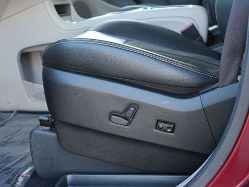 Used 2020 Dodge Grand Caravan SXT w/ Rear Park Assist Package image 15