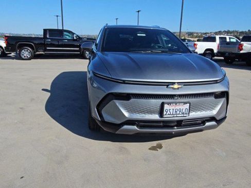 Used 2025 Chevrolet Equinox EV LT w/ Convenience Package FWD image 3