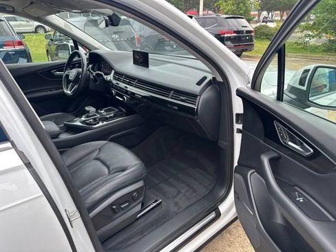 Used 2019 Audi Q7 3.0T Premium Plus w/ Premium Plus Package AWD/4WD image 10