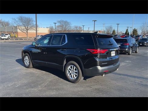 Used 2023 Chevrolet Traverse LS image 6