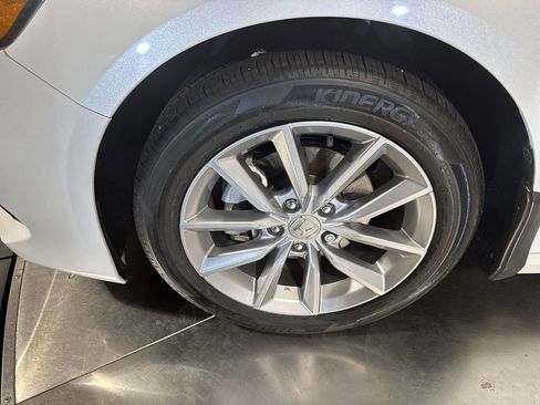 Used 2022 Honda Accord LX image 11