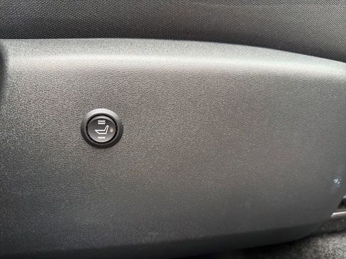 Used 2021 Nissan Rogue SV image 24