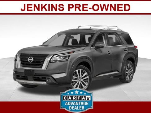 Used 2024 Nissan Pathfinder Platinum FWD image 1