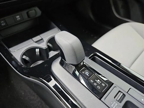 Used 2024 Toyota Prius LE image 11