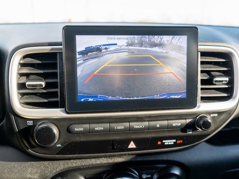 Used 2022 Hyundai Venue SEL image 26