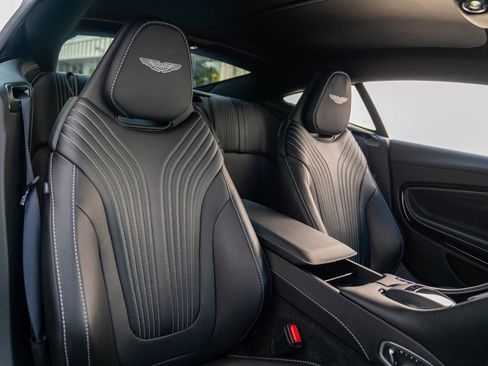 Used 2021 Aston Martin DB11 V8 image 27