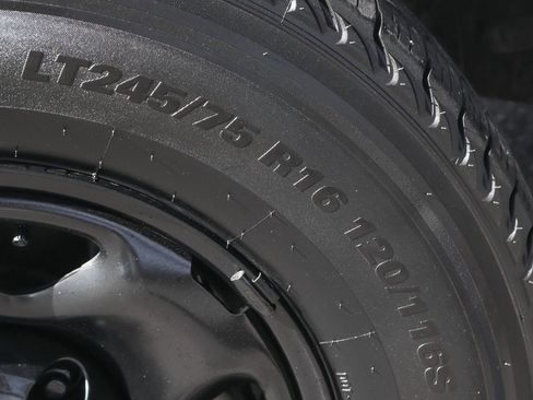 Used 2020 Toyota Tacoma SR5 image 43