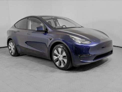 Used 2021 Tesla Model Y Long Range AWD/4WD image 9