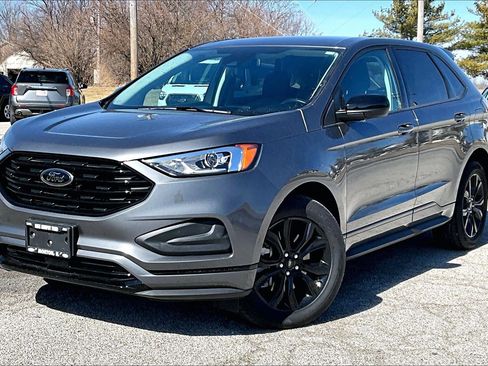 Used 2024 Ford Edge SE w/ Black Appearance Package image 7