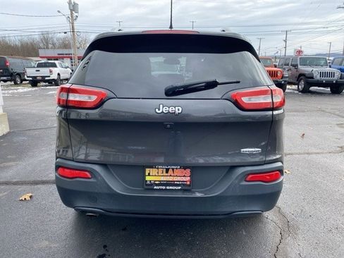 Used 2016 Jeep Cherokee Latitude w/ Cold Weather Group image 5