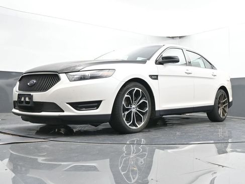 Used 2017 Ford Taurus SHO image 45